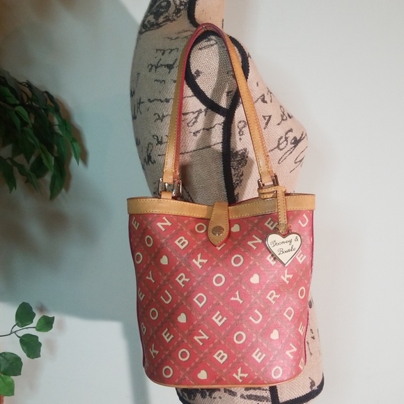 Dooney & Bourke Handbags - Dooney & Bourke Leather Bag